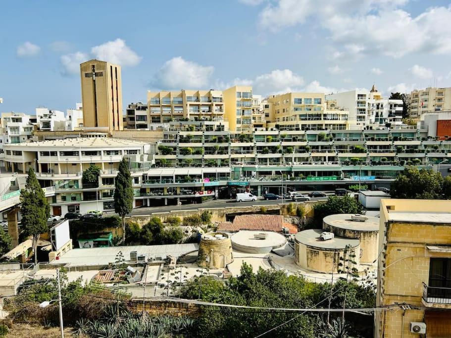 Seaside Spinola In St Julians, Queen Beds Apartamento