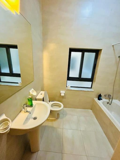 Seaside Spinola In St Julians, Queen Beds Apartamento
