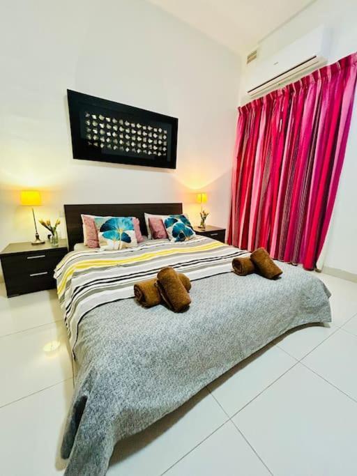 Seaside Spinola In St Julians, Queen Beds *