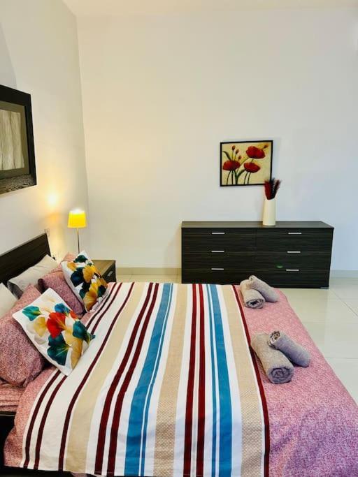 Seaside Spinola In St Julians, Queen Beds Apartamento