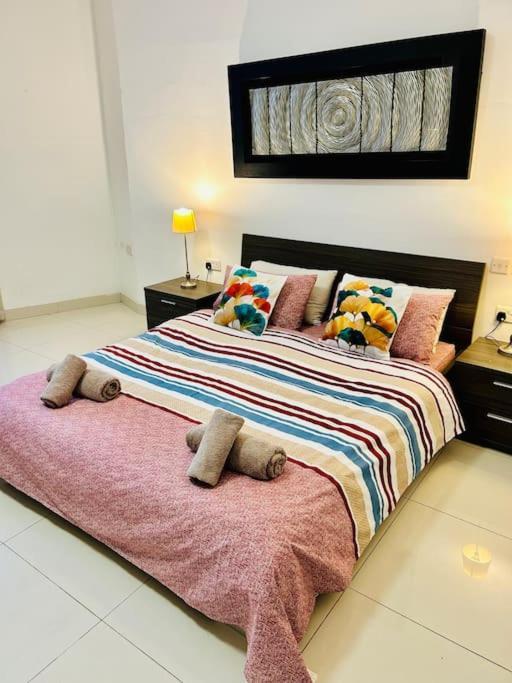 Seaside Spinola In St Julians, Queen Beds St. Julian's